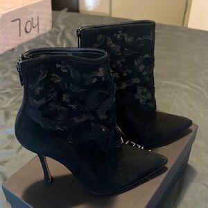 MANOLO BLAHNIK Black Lace Booties sz US 6.5/ EU 36.5